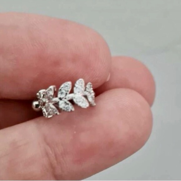 1 Pcs 18g Cubic Zircon Leaf Design Upper Ear Cuff NWT - Picture 11 of 15